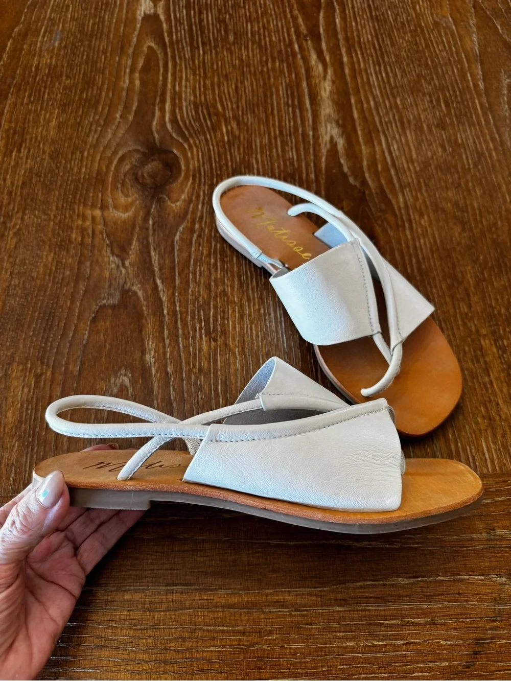 Matisse Shayla white asymmetrical flat sandal 8M